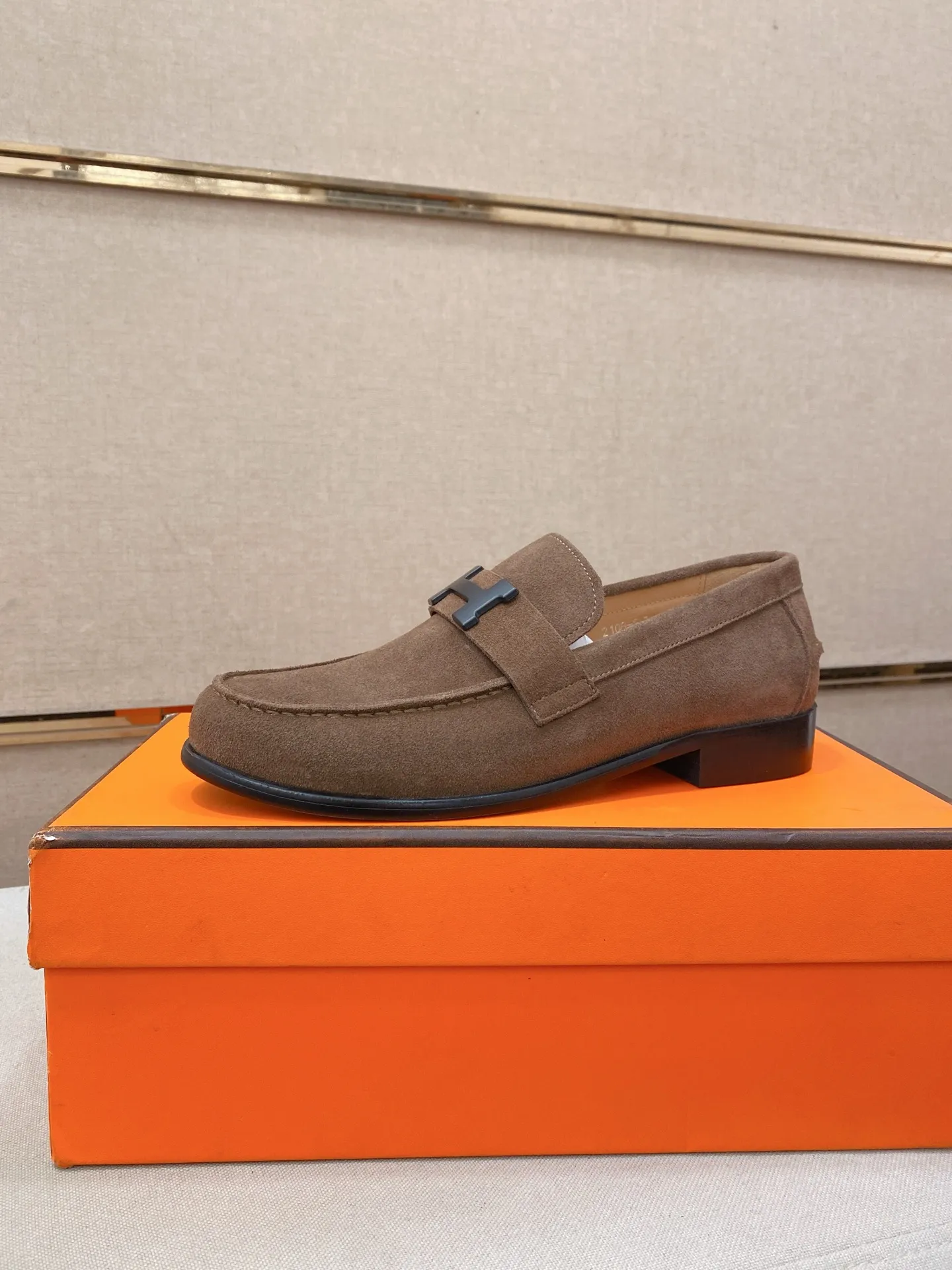 Men's shoes💰: 620💰[HERMES/Hermes]⚠️Top craftsmanship-fashionable business casual style! Pure and high quality can be compared at 1:1! Fabric: Original full-grain cowhide/Lining: Cowhide lining! The texture and comfort have been improved to another level! Rubber anti-slip bottom! Yardage: 39-44. Can be customized for 38.45.